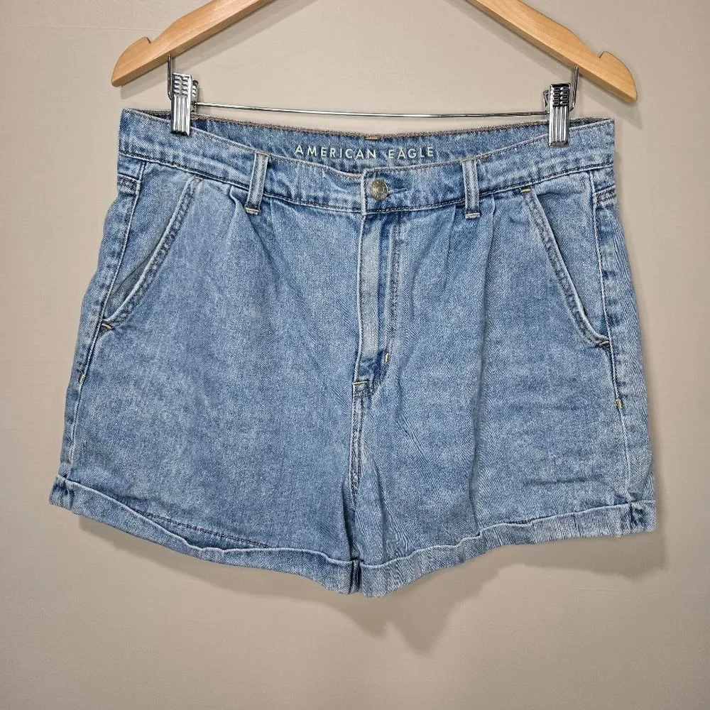 American Eagle Outfitters Women's Blue Denim Mom Shorts